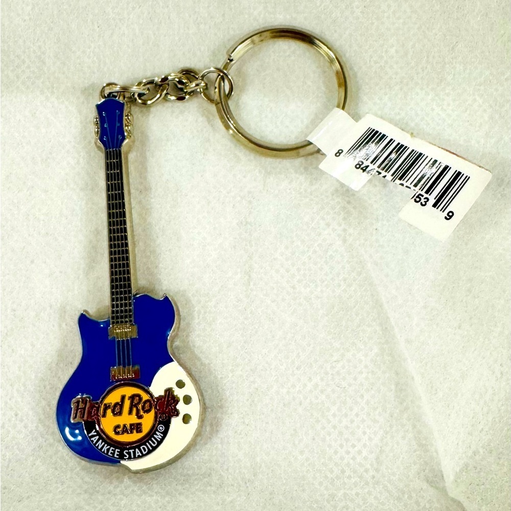 Hard Rock Cafe Yankee Stadium Guitar Keychain - Blue & White - Picture 1 of 3